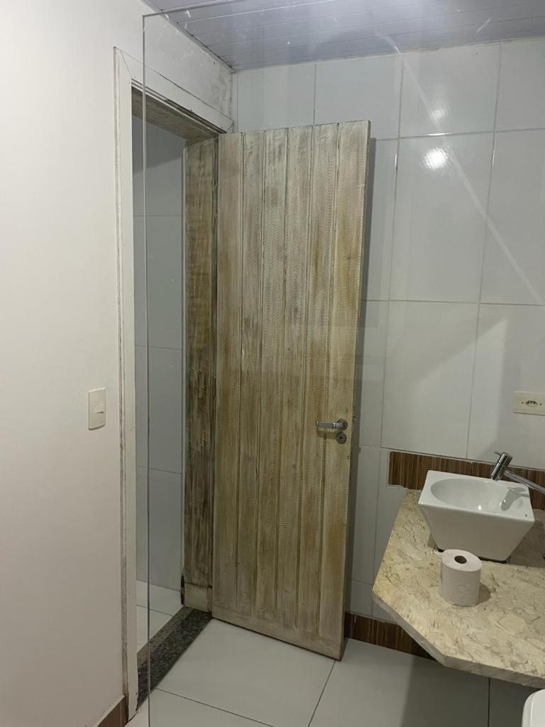 Suites Lesther Убатуба Экстерьер фото